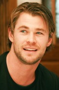 Крис Хемсворт (Chris Hemsworth) 'Thor' Portrait Session (04.04.2011) 611ee2525617450