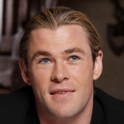 Крис Хемсворт (Chris Hemsworth) Snow White And The Huntsman press conference (West Suffex, May 13, 2012) 7858ad525617944