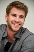Лиам Хемсворт (Liam Hemsworth) The Hunger Games Press Conference (2012) (15xHQ) 80a3fe525616332