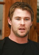 Крис Хемсворт (Chris Hemsworth) 'Thor' Portrait Session (04.04.2011) 9620ff525617178