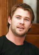 Крис Хемсворт (Chris Hemsworth) 'Thor' Portrait Session (04.04.2011) 9ebcc3525617250
