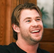 Крис Хемсворт (Chris Hemsworth) 'Thor' Portrait Session (04.04.2011) A3f122525617397