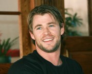 Крис Хемсворт (Chris Hemsworth) 'Thor' Portrait Session (04.04.2011) Bec1a3525617318