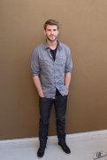 Лиам Хемсворт (Liam Hemsworth) The Hunger Games Press Conference (2012) (15xHQ) E405cd525616351