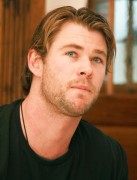 Крис Хемсворт (Chris Hemsworth) 'Thor' Portrait Session (04.04.2011) Eb0ba7525617342