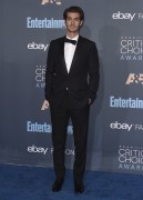 Эндрю Гарфилд (Andrew Garfield) 22nd Annual Critics' Choice Awards at Barker Hangar in Santa Monica (December 11, 2016) (159xHQ) 61962d525935111