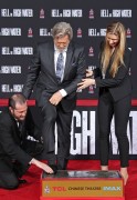 Джефф Бриджес (Jeff Bridges) Attends his own hand and footprints ceremony at TCL Chinese Theater in Los Angeles, 06.01.2017 (189xHQ) Fbb1cb525979381