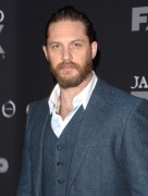 Том Харди (Tom Hardy) 'Taboo' premiere at DGA Theater in Los Angeles, 09.01.2017 (96xHQ) 255e05525983763