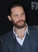 Том Харди (Tom Hardy) 'Taboo' premiere at DGA Theater in Los Angeles, 09.01.2017 (96xHQ) 4ac873525984511