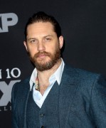 Том Харди (Tom Hardy) 'Taboo' premiere at DGA Theater in Los Angeles, 09.01.2017 (96xHQ) 5a795c525983780