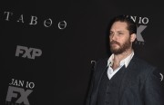 Том Харди (Tom Hardy) 'Taboo' premiere at DGA Theater in Los Angeles, 09.01.2017 (96xHQ) 6aa34c525984161