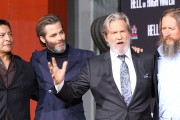 Джефф Бриджес (Jeff Bridges) Attends his own hand and footprints ceremony at TCL Chinese Theater in Los Angeles, 06.01.2017 (189xHQ) 7c0df4525982847