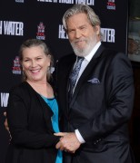 Джефф Бриджес (Jeff Bridges) Attends his own hand and footprints ceremony at TCL Chinese Theater in Los Angeles, 06.01.2017 (189xHQ) 88d226525982884