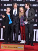 Джефф Бриджес (Jeff Bridges) Attends his own hand and footprints ceremony at TCL Chinese Theater in Los Angeles, 06.01.2017 (189xHQ) B3fb62525980454