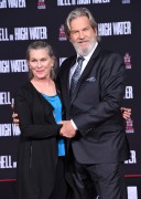 Джефф Бриджес (Jeff Bridges) Attends his own hand and footprints ceremony at TCL Chinese Theater in Los Angeles, 06.01.2017 (189xHQ) Fee4e4525980712