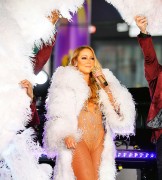Мэрайя Кэри (Mariah Carey) New Year's Eve Celebration in New York, 31.12.2016 (161xHQ) 02796f526033920