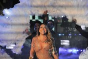 Мэрайя Кэри (Mariah Carey) New Year's Eve Celebration in New York, 31.12.2016 (161xHQ) 36962a526035866