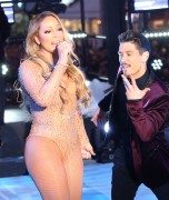 Мэрайя Кэри (Mariah Carey) New Year's Eve Celebration in New York, 31.12.2016 (161xHQ) 4bcf4c526034055