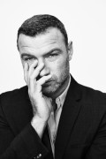 Лив Шрайбер (Liev Schreiber) Billy Kidd photoshoot (2xUHQ) 2e7d1c526409365