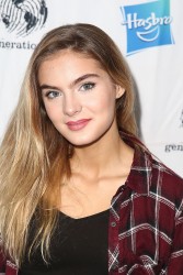 Brighton Sharbino - Young Talent Joins generationOn, Hasbro and Pallas Management toy wrapping event, Studio City, 2016-12-11