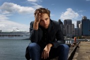 Роберт Паттинсон (Robert Pattinson) промо фотосессия 'Breaking Dawn - Part 2' в Сидней, 22.10.12 (62xHQ) 649fd9526929975