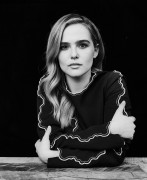   Зои Дойч (Zoey Deutch) "Before I Fall" Photoshoot 2017 (13xHQ/MQ) 413ba3528104483