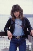 Сьюзи Кватро (Suzi Quatro) Photoshoot (4xHQ) Ca52c5528704927