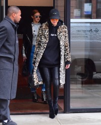Bella Hadid and Gigi Hadid - Out and about in Manhattan (January 31, 2017)