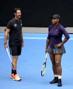 Серена Уильямс (Serena Williams) practice session ahead of the 2017 Australian Open at Melbourne Park (Melbourne, 15.01.2017) (68xHQ) 80b68f530476009