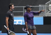 Серена Уильямс (Serena Williams) practice session ahead of the 2017 Australian Open at Melbourne Park (Melbourne, 15.01.2017) (68xHQ) E53fc8530476552