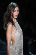 Белла Хадид (Bella Hadid) Alexandre Vauthier Spring 2017 Couture (64xHQ) 225e0f530809581