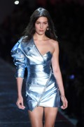 Белла Хадид (Bella Hadid) Alexandre Vauthier Spring 2017 Couture (64xHQ) Cb4d73530809450