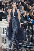 Белла Хадид (Bella Hadid) Chanel Haute Couture SS 2017 (75xHQ) 244dda530811806