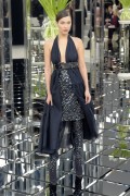 Белла Хадид (Bella Hadid) Chanel Haute Couture SS 2017 (75xHQ) 5c23f6530811484