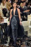 Белла Хадид (Bella Hadid) Chanel Haute Couture SS 2017 (75xHQ) 5ea421530811408