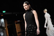Белла Хадид (Bella Hadid) Givency Fall 2017 Menswear (43xHQ) 6be7c6530812285