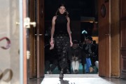 Белла Хадид (Bella Hadid) Givency Fall 2017 Menswear (43xHQ) 970a66530812197