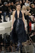 Белла Хадид (Bella Hadid) Chanel Haute Couture SS 2017 (75xHQ) A0dd2a530811815