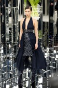 Белла Хадид (Bella Hadid) Chanel Haute Couture SS 2017 (75xHQ) C59df4530811024