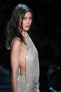 Белла Хадид (Bella Hadid) Alexandre Vauthier Spring 2017 Couture (64xHQ) F82d5d530810033
