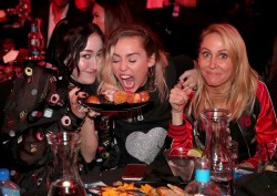 Miley and Noah Cyrus - iHeartRadio Music Awards - 03/05/17