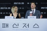 Крис Пратт, Дженнифер Лоуренс (Chris Pratt, Jennifer Lawrence) Passengers Photocall & Press Conference at CGV Theater (Seoul, 16.12.2016) (68xHQ) 001c49536486039