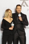 Крис Пратт, Дженнифер Лоуренс (Chris Pratt, Jennifer Lawrence) 'Passengers' Press Conference in Beijing, 17.12.2016 (101xHQ) 0e2354536488662