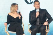 Крис Пратт, Дженнифер Лоуренс (Chris Pratt, Jennifer Lawrence) 'Passengers' Press Conference in Beijing, 17.12.2016 (101xHQ) 3e5059536488236