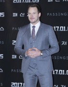 Крис Пратт, Дженнифер Лоуренс (Chris Pratt, Jennifer Lawrence) Passengers Photocall & Press Conference at CGV Theater (Seoul, 16.12.2016) (68xHQ) 601b2b536486680