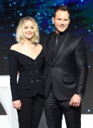 Крис Пратт, Дженнифер Лоуренс (Chris Pratt, Jennifer Lawrence) 'Passengers' Press Conference in Beijing, 17.12.2016 (101xHQ) 767672536488972