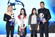 Крис Пратт, Дженнифер Лоуренс (Chris Pratt, Jennifer Lawrence) 'Passengers' Press Conference in Beijing, 17.12.2016 (101xHQ) 808549536489776