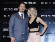 Крис Пратт, Дженнифер Лоуренс (Chris Pratt, Jennifer Lawrence) Passengers Photocall & Press Conference at CGV Theater (Seoul, 16.12.2016) (68xHQ) 985046536486933