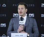 Крис Пратт, Дженнифер Лоуренс (Chris Pratt, Jennifer Lawrence) Passengers Photocall & Press Conference at CGV Theater (Seoul, 16.12.2016) (68xHQ) A6a9f0536485626