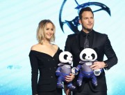 Крис Пратт, Дженнифер Лоуренс (Chris Pratt, Jennifer Lawrence) 'Passengers' Press Conference in Beijing, 17.12.2016 (101xHQ) Beb9da536489798